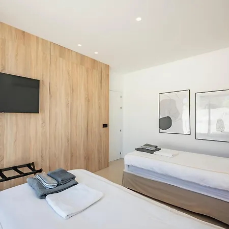 Peman Luxurious Beachside
