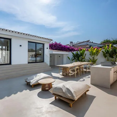 Peman Luxurious Beachside *