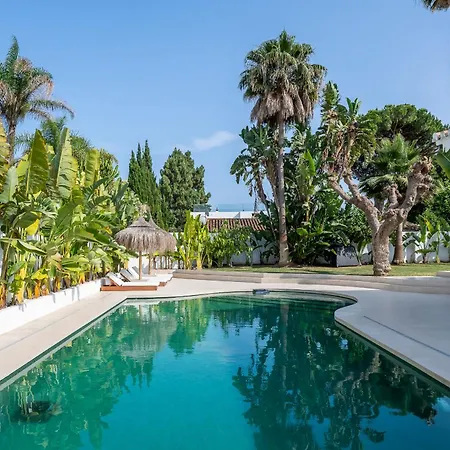 Villa Peman Luxurious Beachside